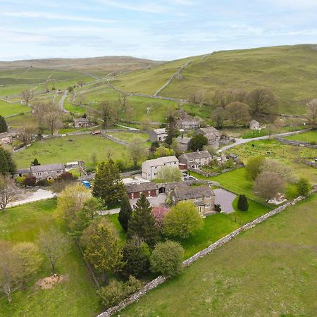 Central Malham Wellbeing Escape With Hot Tub Sleeps 8 Екстер'єр фото