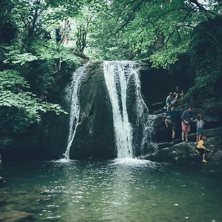 Central Malham Wellbeing Escape With Hot Tub Sleeps 8 Екстер'єр фото