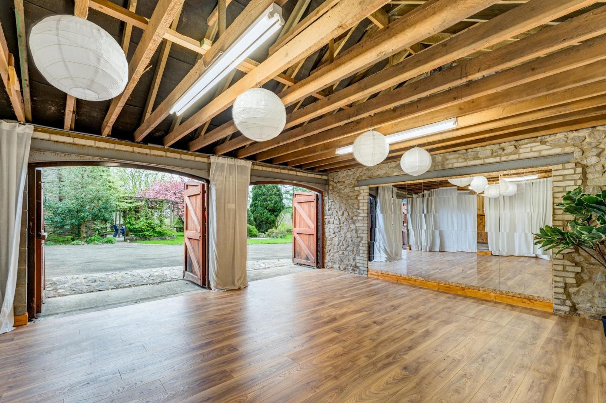 Central Malham Wellbeing Escape With Hot Tub Sleeps 8 Екстер'єр фото