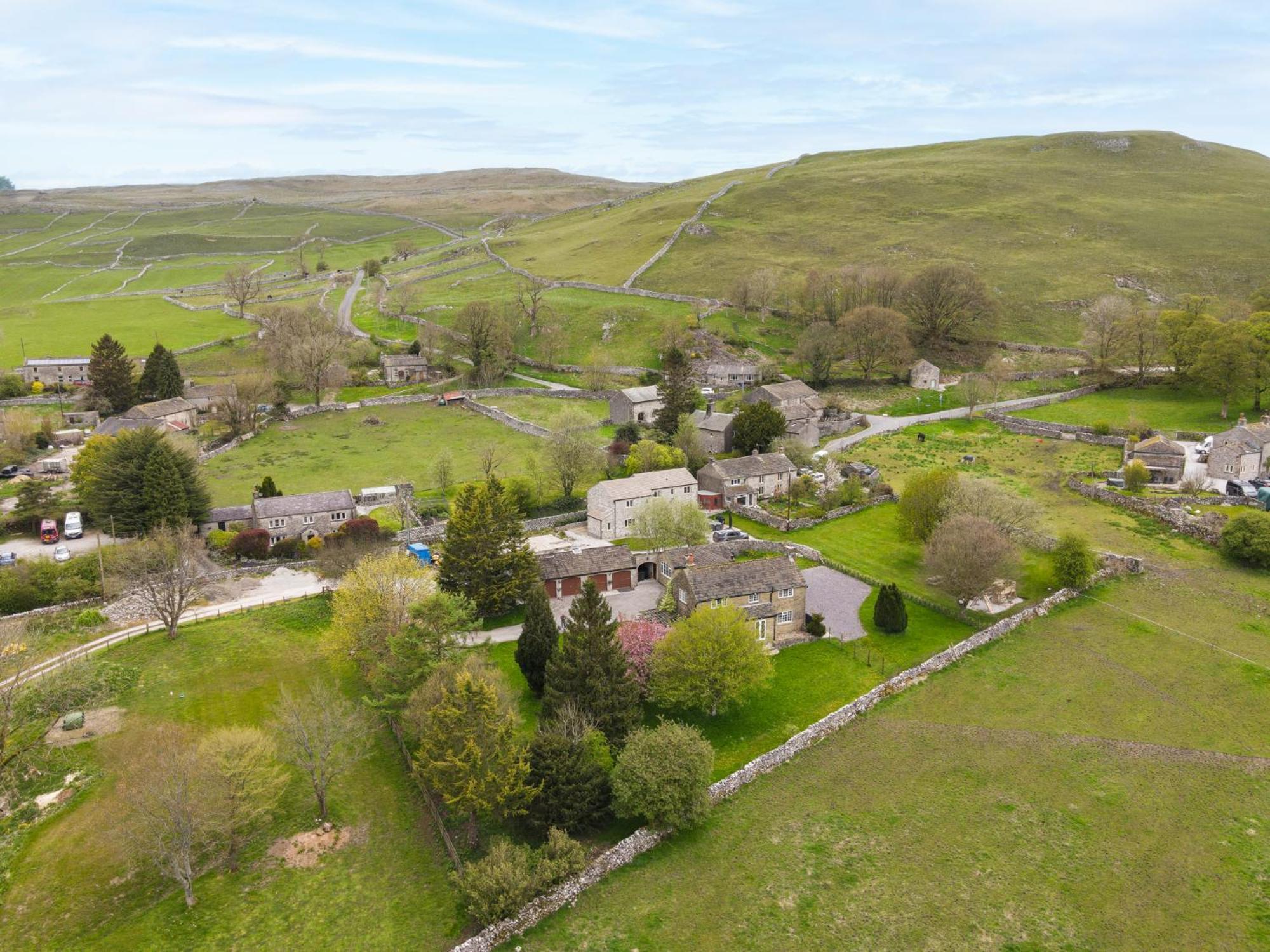 Central Malham Wellbeing Escape With Hot Tub Sleeps 8 Екстер'єр фото