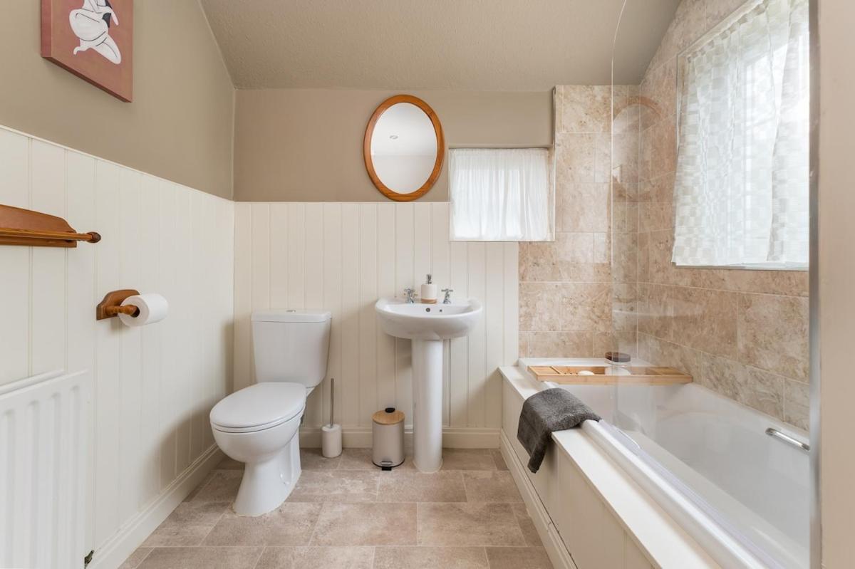 Central Malham Wellbeing Escape With Hot Tub Sleeps 8 Екстер'єр фото